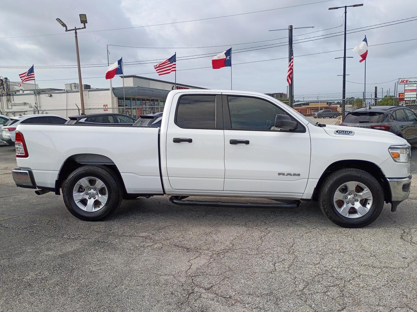 2023 White RAM 1500 Big Horn Quad Cab 2WD (1C6RREBG7PN) with an 3.6L V6 DOHC 24V engine, 8A transmission, located at 1842 Wirt Road, Houston, TX, 77055, (713) 973-3903, 29.805330, -95.484787- Photo#5