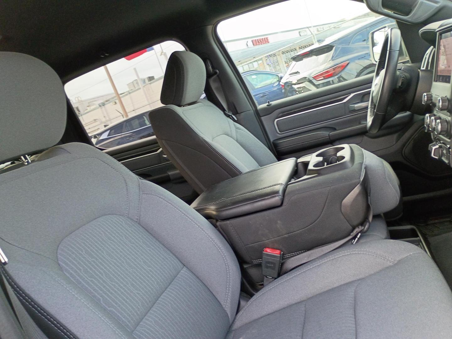 2022 White RAM 1500 Big Horn Crew Cab SWB 2WD (1C6RREFG9NN) with an 3.6L V6 DOHC 24V engine, 8A transmission, located at 1842 Wirt Road, Houston, TX, 77055, (713) 973-3903, 29.805330, -95.484787- Photo#12