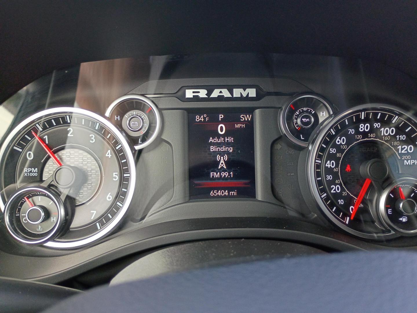 2022 White RAM 1500 Big Horn Crew Cab SWB 2WD (1C6RREFG9NN) with an 3.6L V6 DOHC 24V engine, 8A transmission, located at 1842 Wirt Road, Houston, TX, 77055, (713) 973-3903, 29.805330, -95.484787- Photo#20