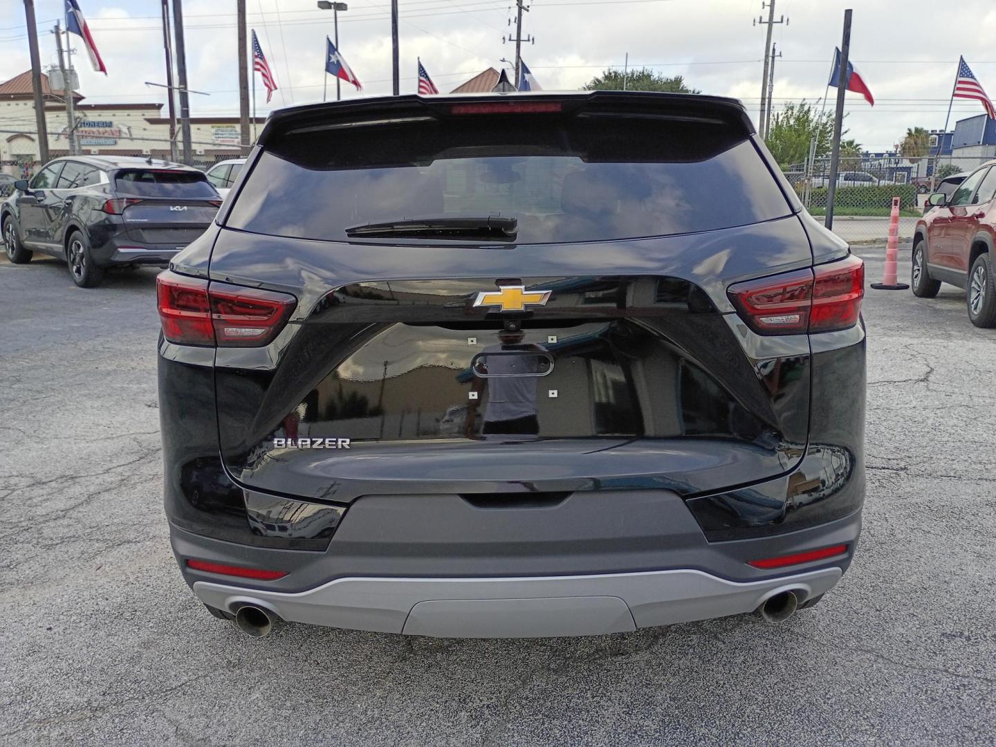 2025 Black Chevrolet Blazer 2LT (3GNKBCR40SS) with an 2.0L L4 DOHC 16 TURBO engine, 9A transmission, located at 1842 Wirt Road, Houston, TX, 77055, (713) 973-3903, 29.805330, -95.484787- Photo#3