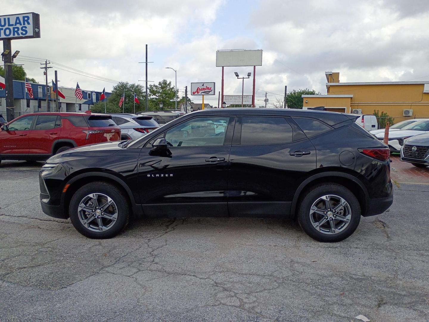 2025 Black Chevrolet Blazer 2LT (3GNKBCR40SS) with an 2.0L L4 DOHC 16 TURBO engine, 9A transmission, located at 1842 Wirt Road, Houston, TX, 77055, (713) 973-3903, 29.805330, -95.484787- Photo#1
