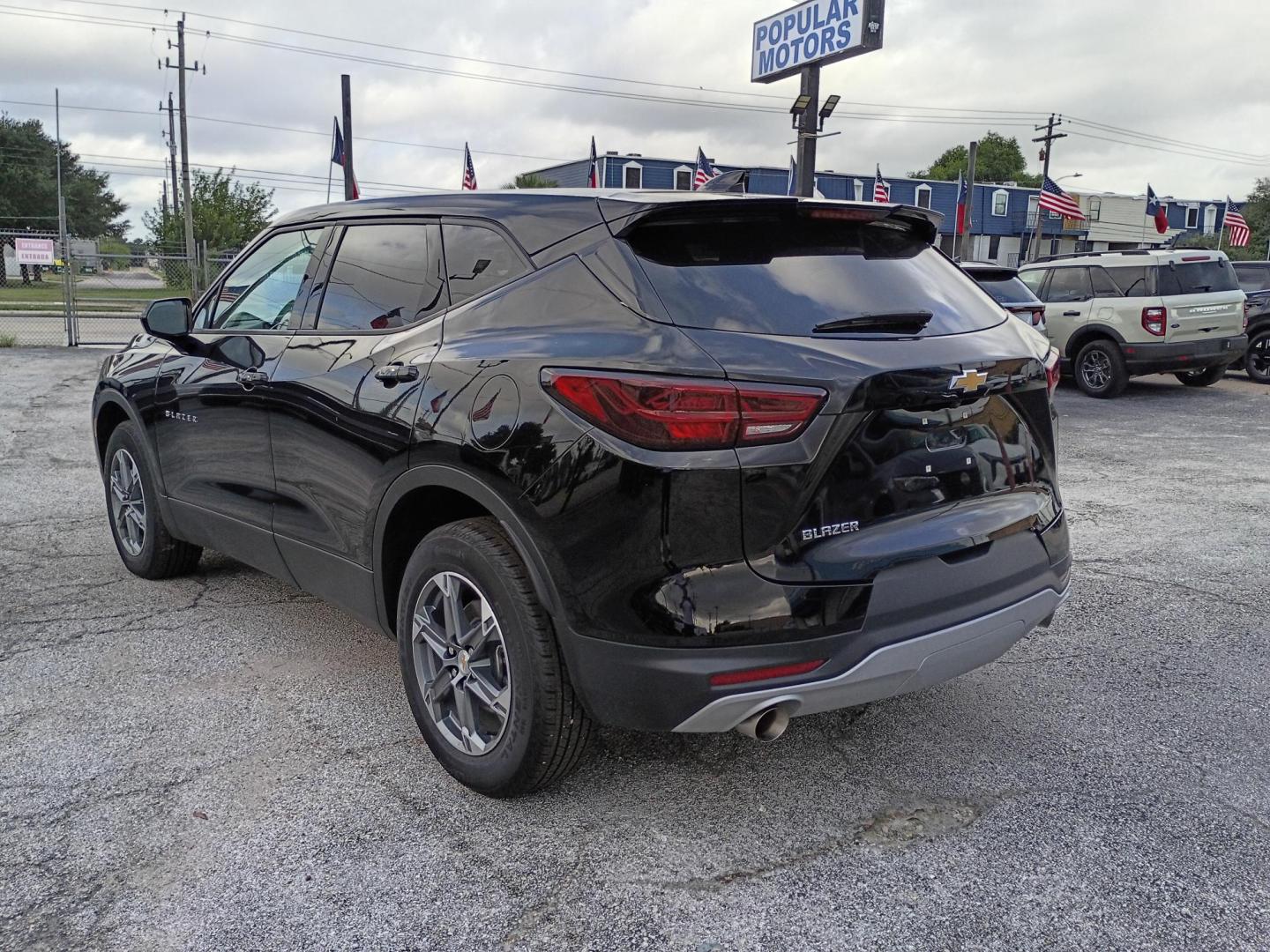 2025 Black Chevrolet Blazer 2LT (3GNKBCR40SS) with an 2.0L L4 DOHC 16 TURBO engine, 9A transmission, located at 1842 Wirt Road, Houston, TX, 77055, (713) 973-3903, 29.805330, -95.484787- Photo#2