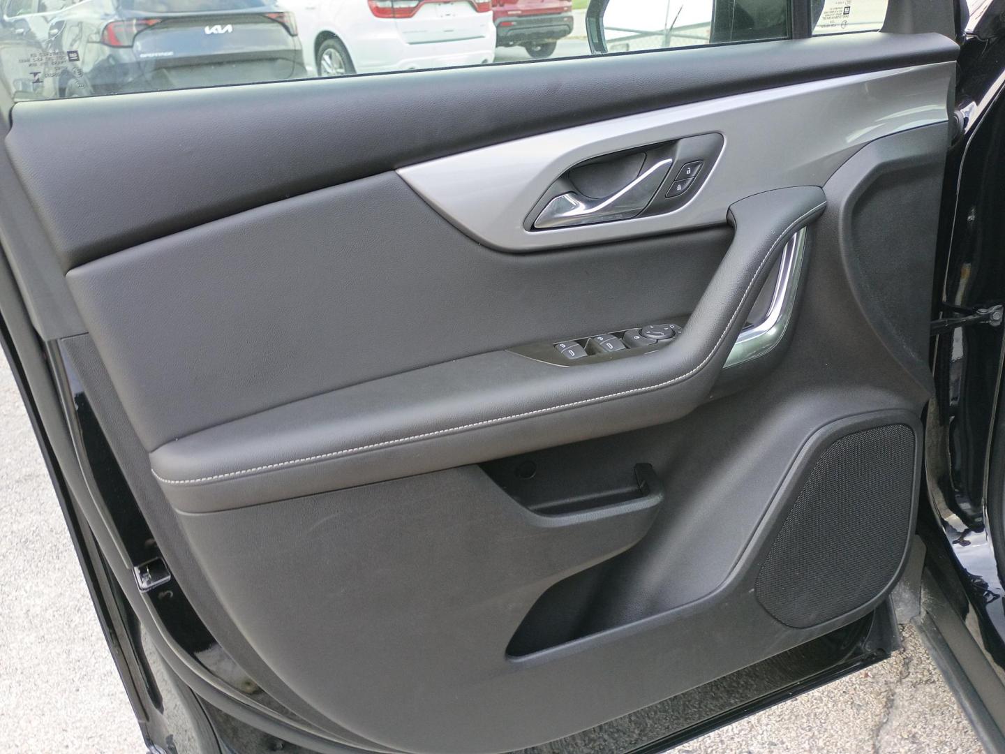 2025 Black Chevrolet Blazer 2LT (3GNKBCR40SS) with an 2.0L L4 DOHC 16 TURBO engine, 9A transmission, located at 1842 Wirt Road, Houston, TX, 77055, (713) 973-3903, 29.805330, -95.484787- Photo#9