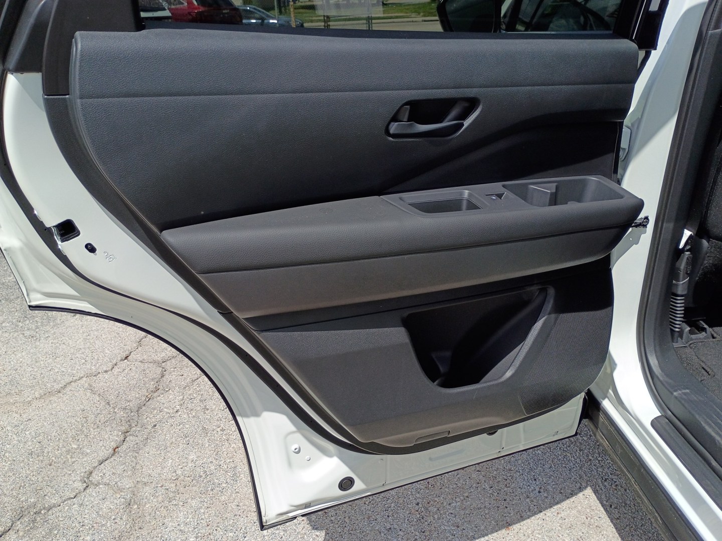 2026 White /Black NISSAN Pathfinder SV (5N1DR3BS8TC) , Automatic transmission, located at 1842 Wirt Road, Houston, TX, 77055, (713) 973-3903, 29.805330, -95.484787- Photo#11