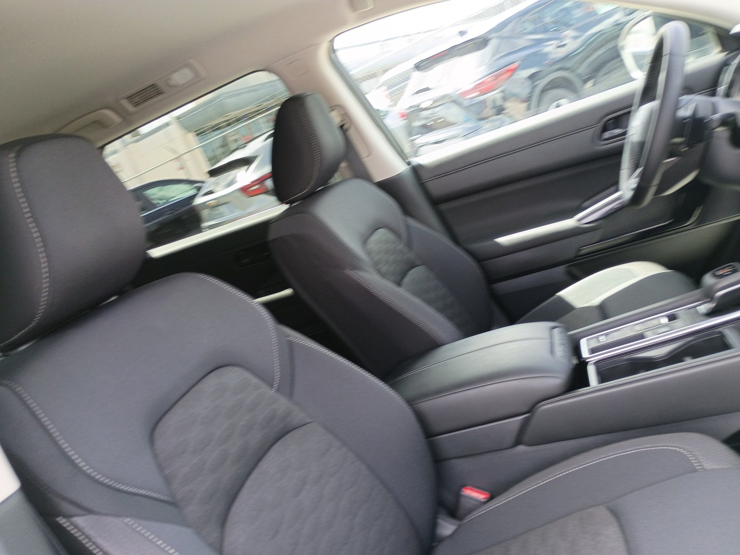 2026 White /Black NISSAN Pathfinder SV (5N1DR3BS8TC) , Automatic transmission, located at 1842 Wirt Road, Houston, TX, 77055, (713) 973-3903, 29.805330, -95.484787- Photo#12