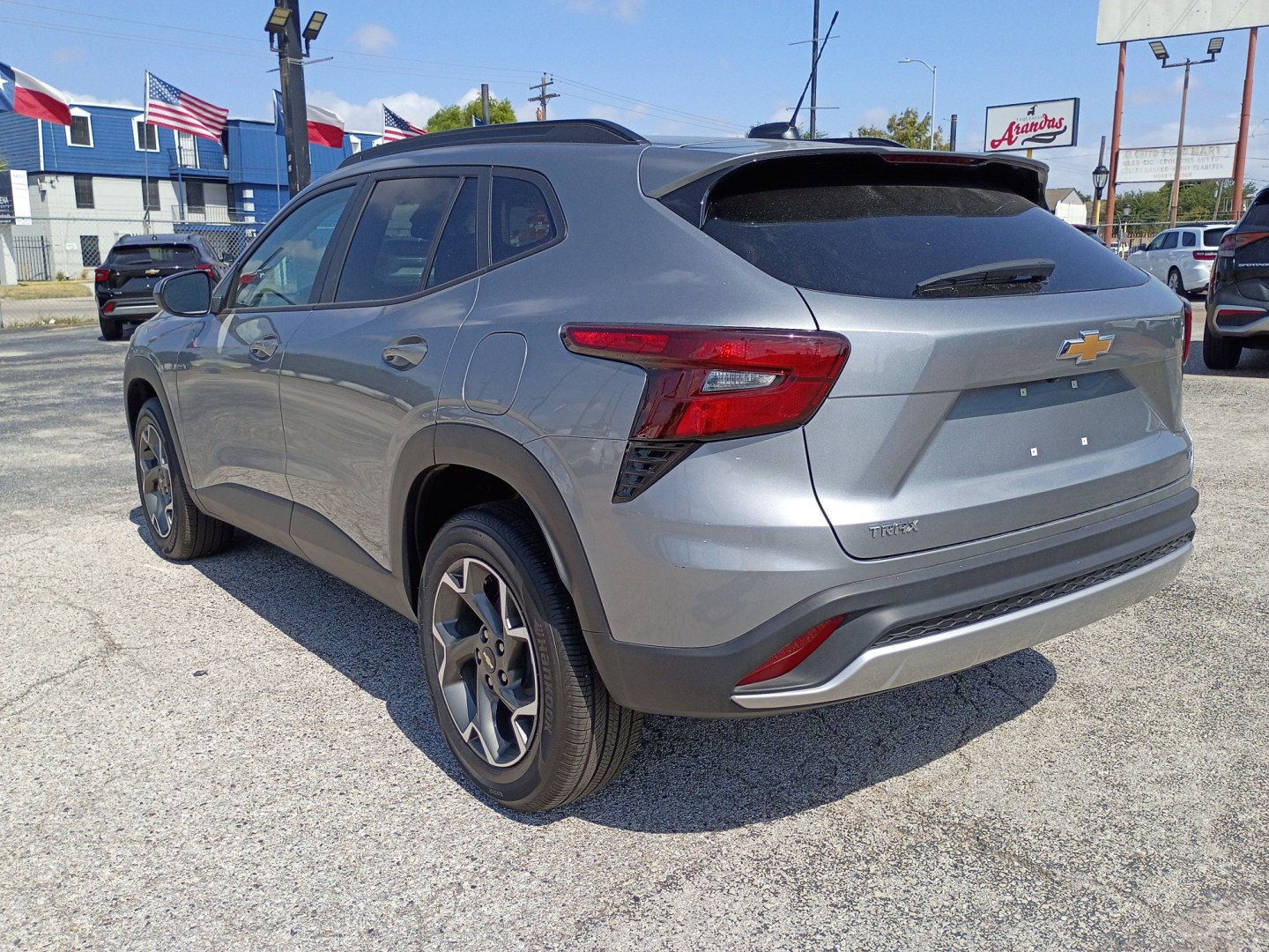 2025 Gray /Black Chevrolet Trax LT (KL77LHEP1SC) with an 1.2L L3 TURBO engine, 6A transmission, located at 1842 Wirt Road, Houston, TX, 77055, (713) 973-3903, 29.805330, -95.484787- Photo#2