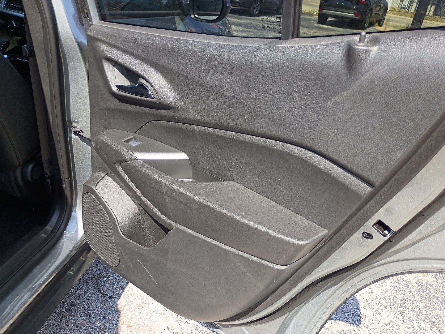 2025 Gray /Black Chevrolet Trax LT (KL77LHEP1SC) with an 1.2L L3 TURBO engine, 6A transmission, located at 1842 Wirt Road, Houston, TX, 77055, (713) 973-3903, 29.805330, -95.484787- Photo#15