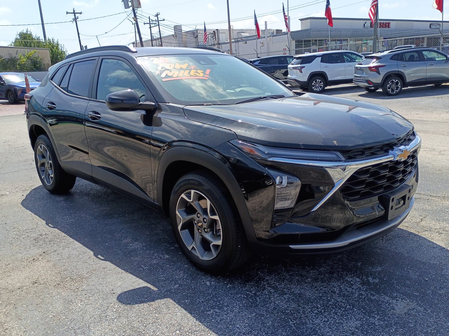 2026 Black /Black CHEVROLET Trax 1LT (KL77LHEP8TC) with an 1.2L L3 TURBO engine, 6A transmission, located at 1842 Wirt Road, Houston, TX, 77055, (713) 973-3903, 29.805330, -95.484787- Photo#5