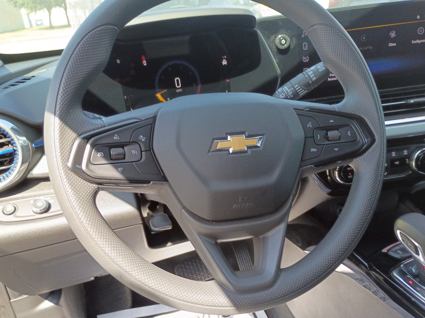 2026 Black /Black CHEVROLET Trax 1LT (KL77LHEP8TC) with an 1.2L L3 TURBO engine, 6A transmission, located at 1842 Wirt Road, Houston, TX, 77055, (713) 973-3903, 29.805330, -95.484787- Photo#16