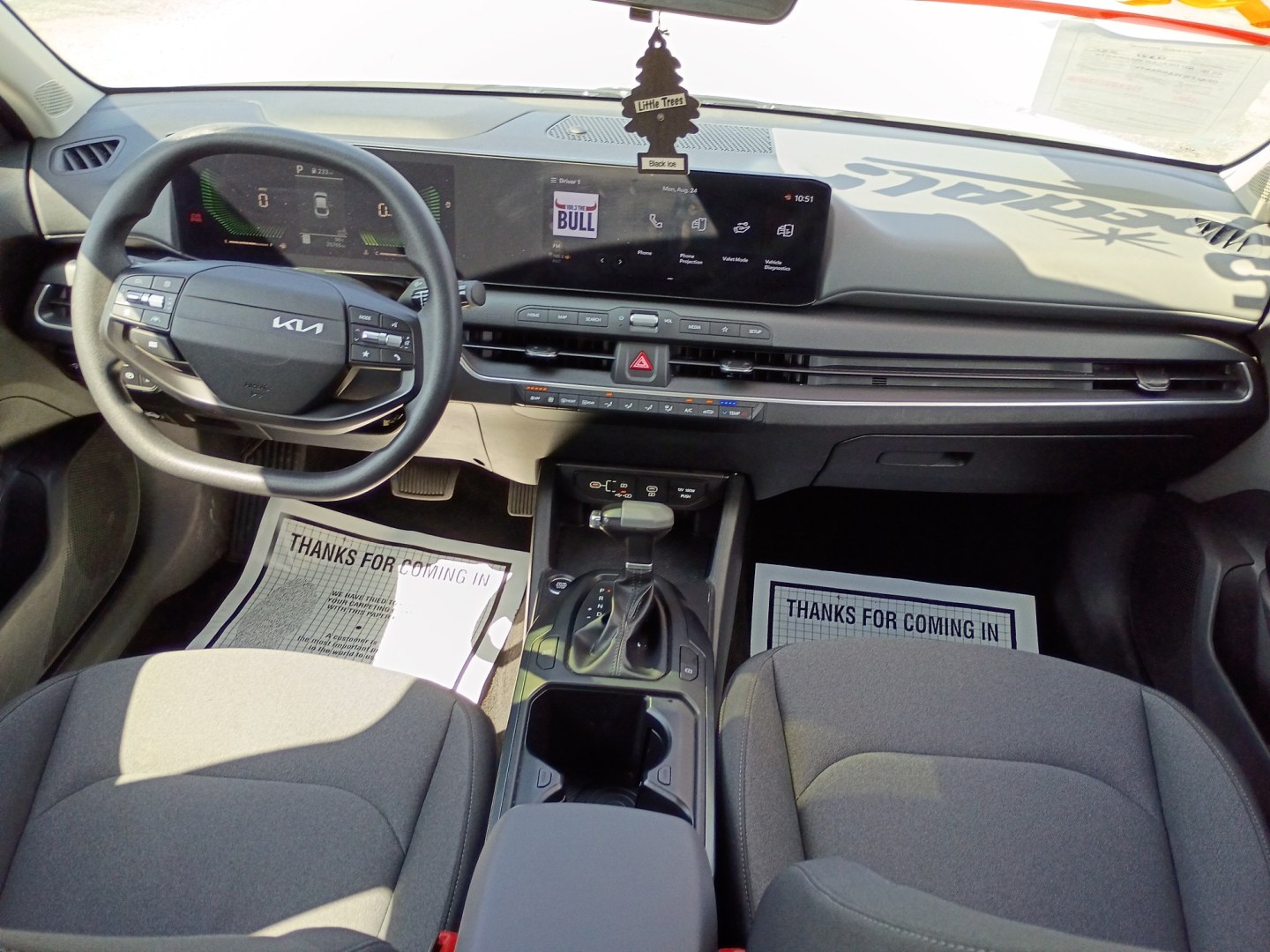 2025 White /Black Kia K4 LX (3KPFT4DE8SE) with an 2.0L L4 DOHC 16V engine, CVT transmission, located at 1842 Wirt Road, Houston, TX, 77055, (713) 973-3903, 29.805330, -95.484787- Photo#16