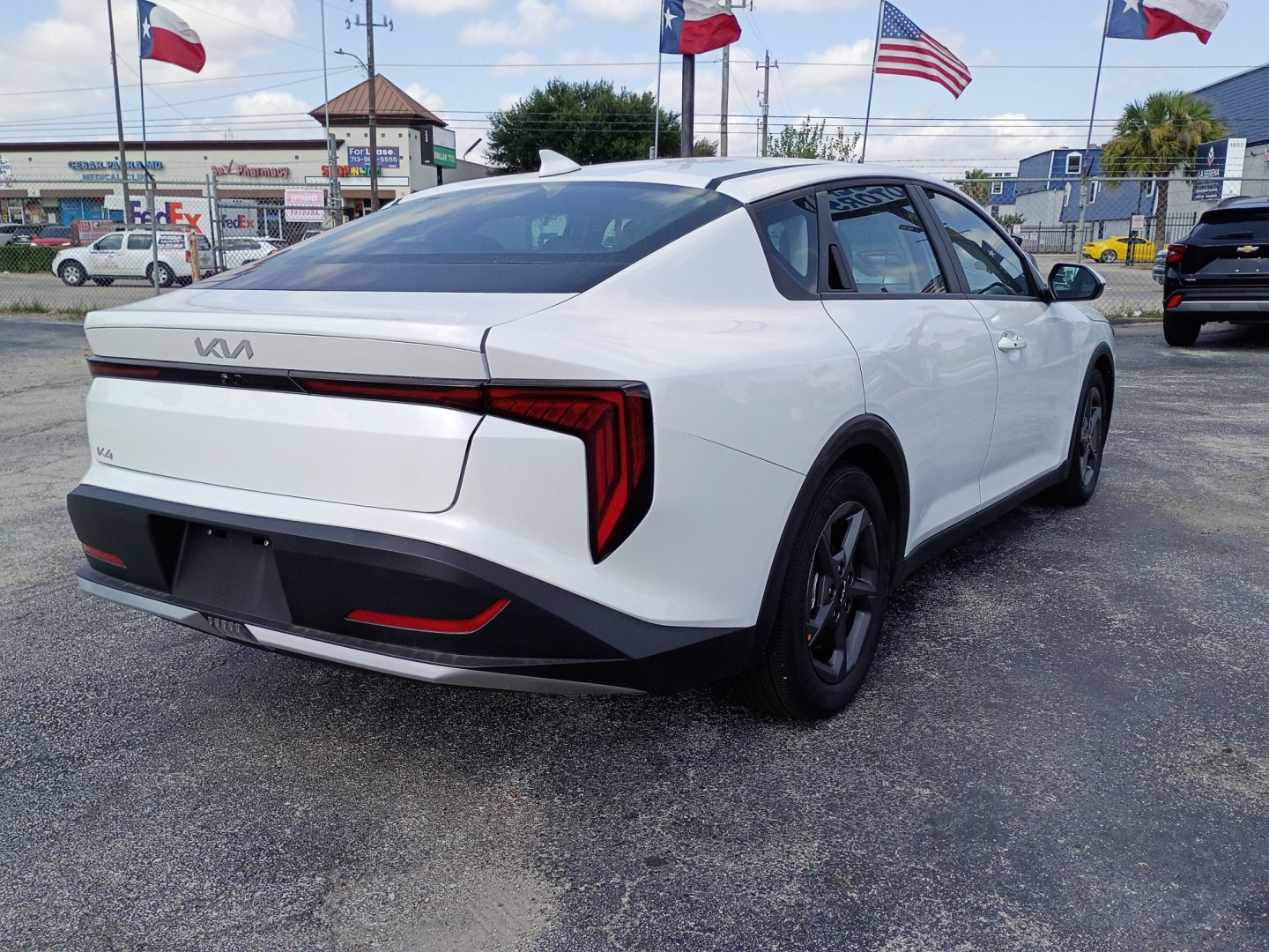 2026 White /Black KIA K4 LX, LXS (3KPFT4DE2TE) , located at 1842 Wirt Road, Houston, TX, 77055, (713) 973-3903, 29.805330, -95.484787- Photo#4