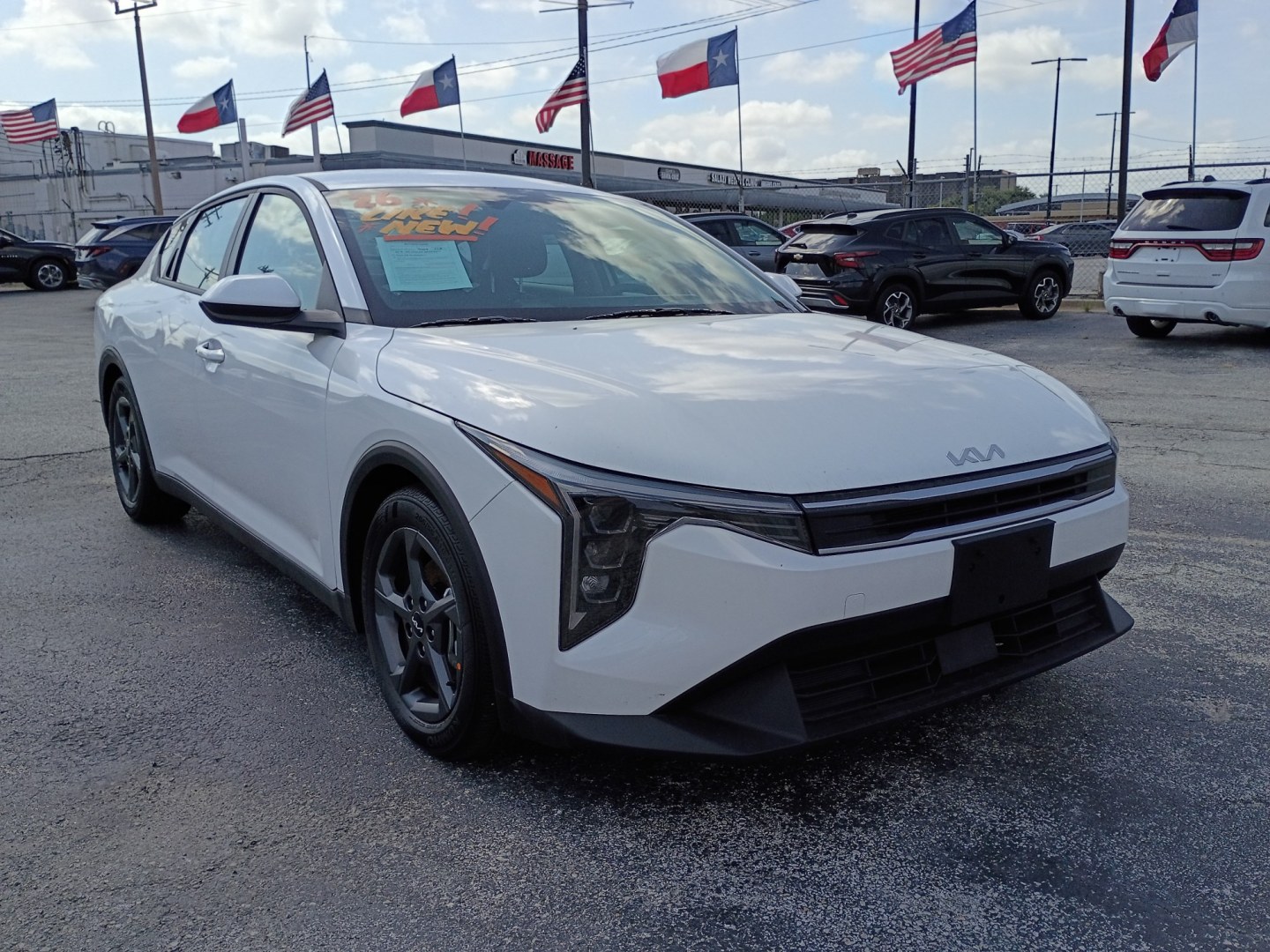 2026 White /Black KIA K4 LX, LXS (3KPFT4DE2TE) , located at 1842 Wirt Road, Houston, TX, 77055, (713) 973-3903, 29.805330, -95.484787- Photo#6