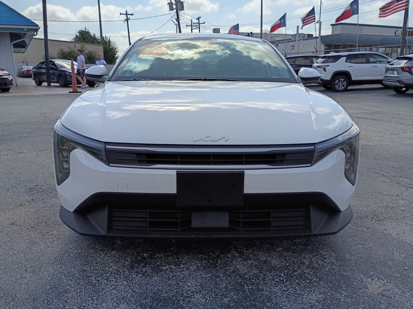 2026 White /Black KIA K4 LX, LXS (3KPFT4DE2TE) , located at 1842 Wirt Road, Houston, TX, 77055, (713) 973-3903, 29.805330, -95.484787- Photo#7