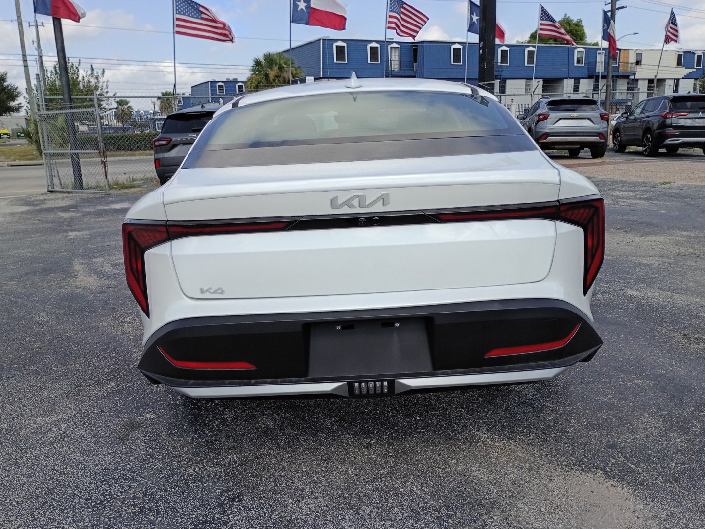 2026 White /Black KIA K4 LX, LXS (3KPFT4DE2TE) , located at 1842 Wirt Road, Houston, TX, 77055, (713) 973-3903, 29.805330, -95.484787- Photo#3