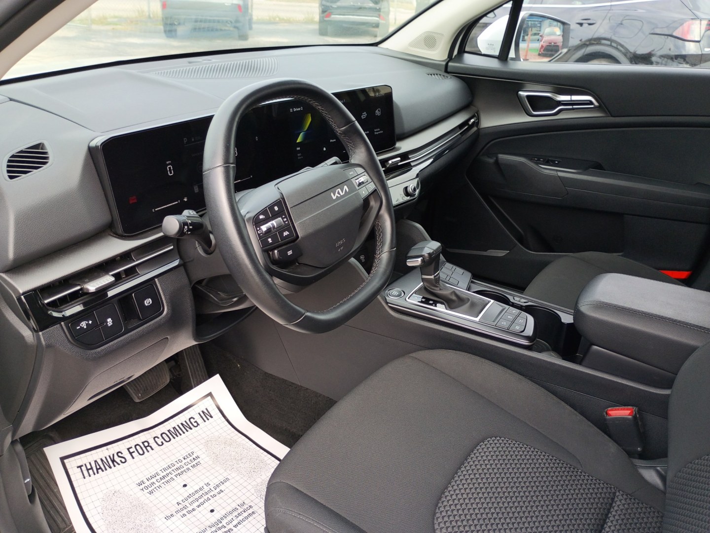 2026 White /Black Kia Sportage LX (5XYK23DF4TG) with an 2.5L V6 DOHC 24V engine, 8A transmission, located at 1842 Wirt Road, Houston, TX, 77055, (713) 973-3903, 29.805330, -95.484787- Photo#8