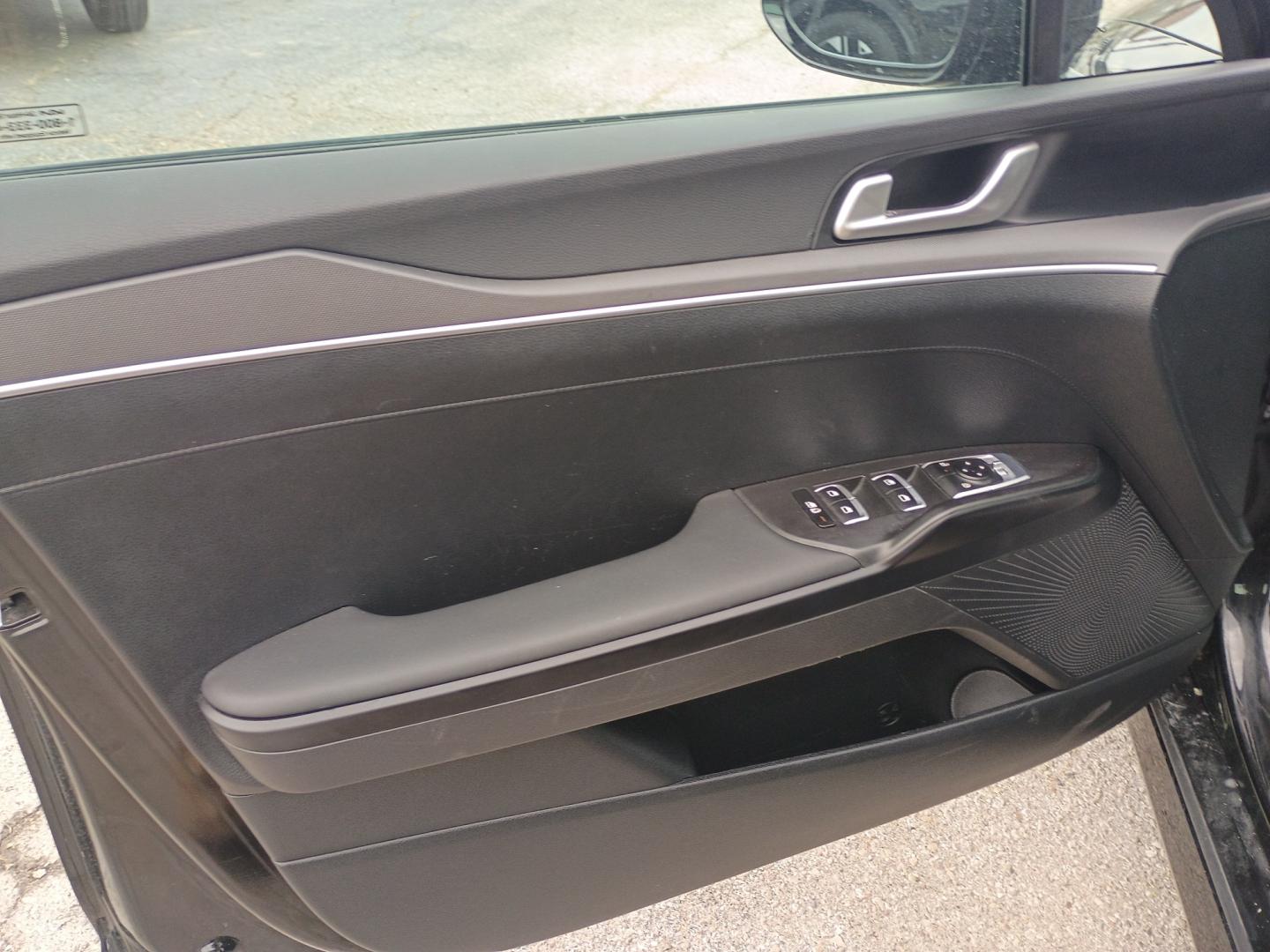 2026 Black /Black KIA K5 LXS (KNAG24J79T5) with an 2.5L L4 DOHC 16V engine, 8A transmission, located at 1842 Wirt Road, Houston, TX, 77055, (713) 973-3903, 29.805330, -95.484787- Photo#9