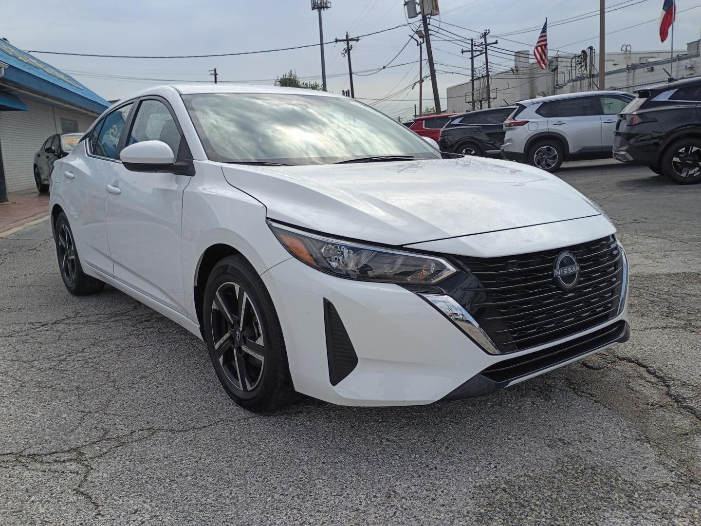 2025 White /Black Nissan Sentra SV (3N1AB8CV1SY) with an 1.8L L4 SFI DOHC 16V engine, CVT transmission, located at 1842 Wirt Road, Houston, TX, 77055, (713) 973-3903, 29.805330, -95.484787- Photo#6