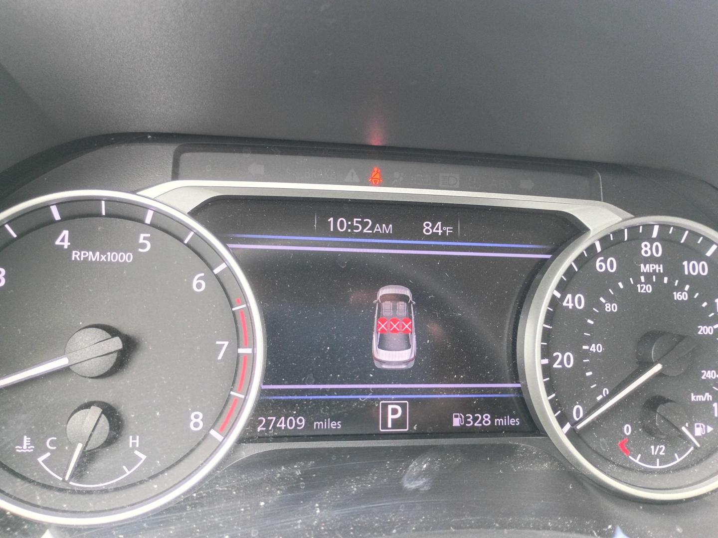 2025 White /Black Nissan Sentra SV (3N1AB8CV1SY) with an 1.8L L4 SFI DOHC 16V engine, CVT transmission, located at 1842 Wirt Road, Houston, TX, 77055, (713) 973-3903, 29.805330, -95.484787- Photo#17
