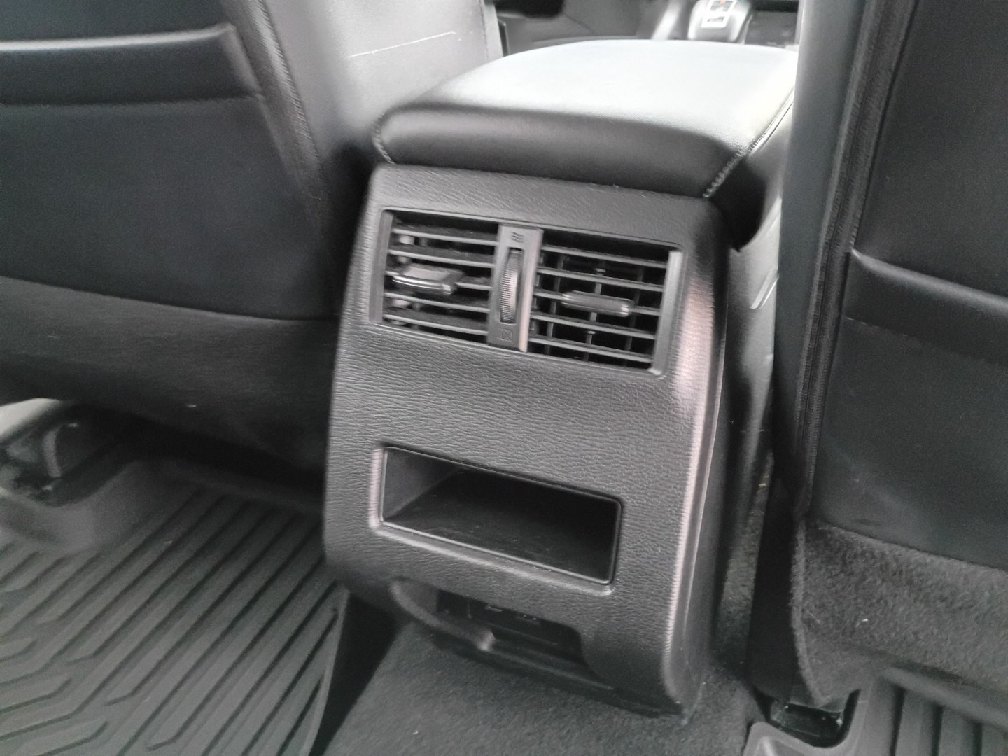 2024 MAROON /Black Mitsubishi Outlander SE 2WD (JA4J3VA85RZ) with an 2.4L L4 DOHC 16V engine, CVT transmission, located at 1842 Wirt Road, Houston, TX, 77055, (713) 973-3903, 29.805330, -95.484787- Photo#12