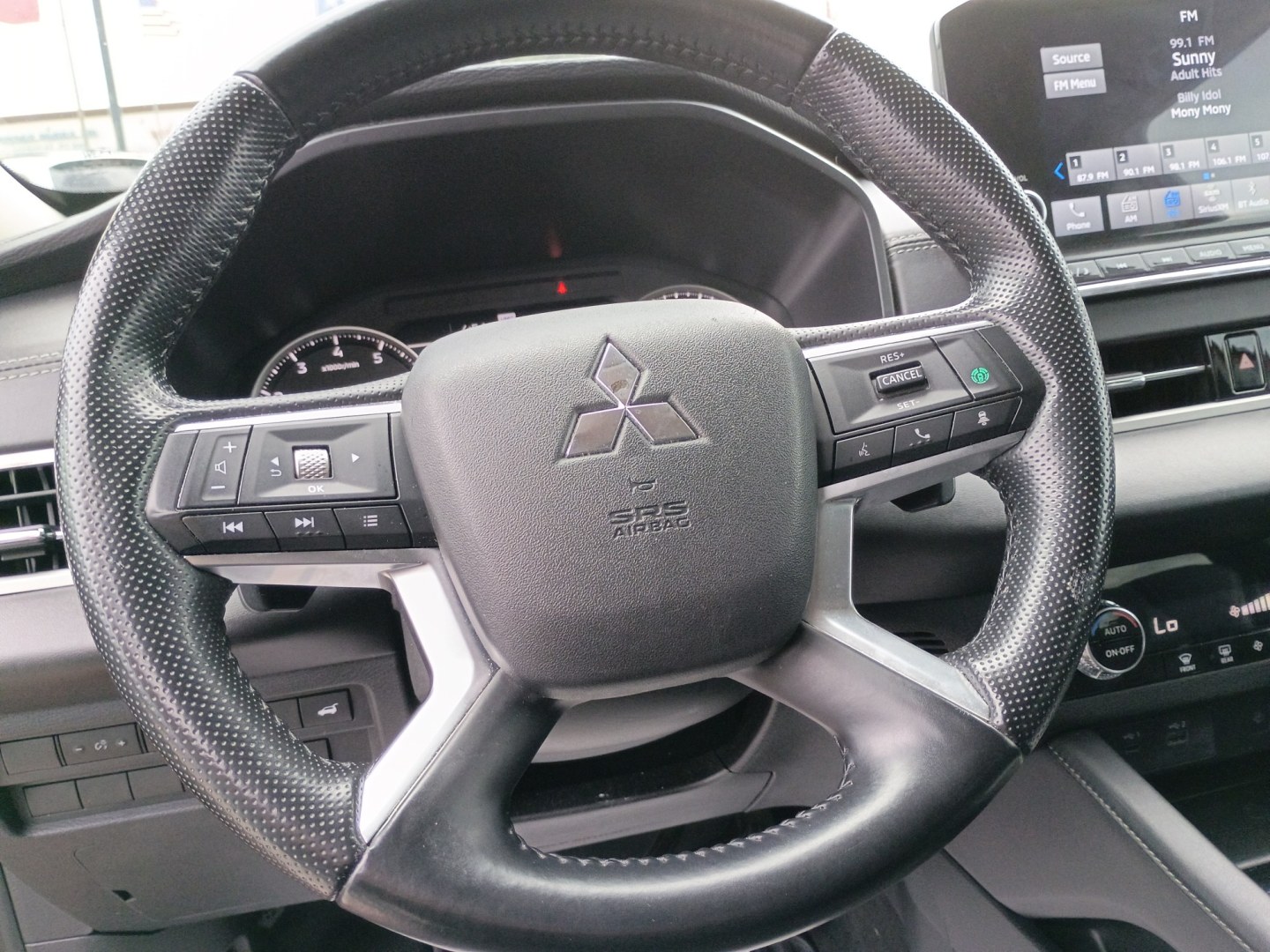 2024 MAROON /Black Mitsubishi Outlander SE 2WD (JA4J3VA85RZ) with an 2.4L L4 DOHC 16V engine, CVT transmission, located at 1842 Wirt Road, Houston, TX, 77055, (713) 973-3903, 29.805330, -95.484787- Photo#15