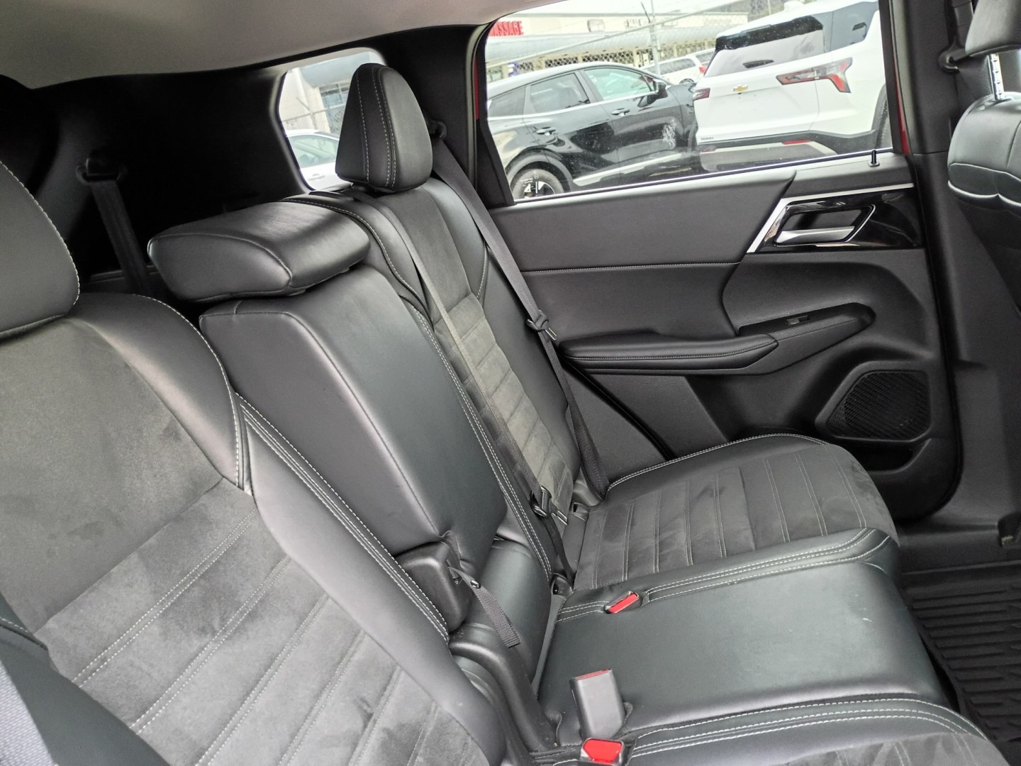 2024 MAROON /Black Mitsubishi Outlander SE 2WD (JA4J3VA85RZ) with an 2.4L L4 DOHC 16V engine, CVT transmission, located at 1842 Wirt Road, Houston, TX, 77055, (713) 973-3903, 29.805330, -95.484787- Photo#10