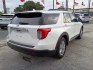 2022 White /BEIGE Ford Explorer XLT (1FMSK7DH8NG) with an 2.3L L4 DOHC 16V engine, 10A transmission, located at 1842 Wirt Road, Houston, TX, 77055, (713) 973-3903, 29.805330, -95.484787- Photo#4
