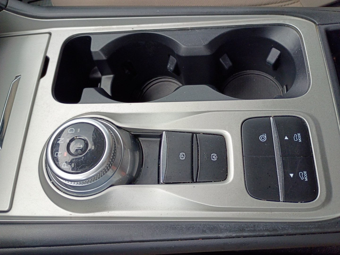 2022 White /BEIGE Ford Explorer XLT (1FMSK7DH8NG) with an 2.3L L4 DOHC 16V engine, 10A transmission, located at 1842 Wirt Road, Houston, TX, 77055, (713) 973-3903, 29.805330, -95.484787- Photo#23