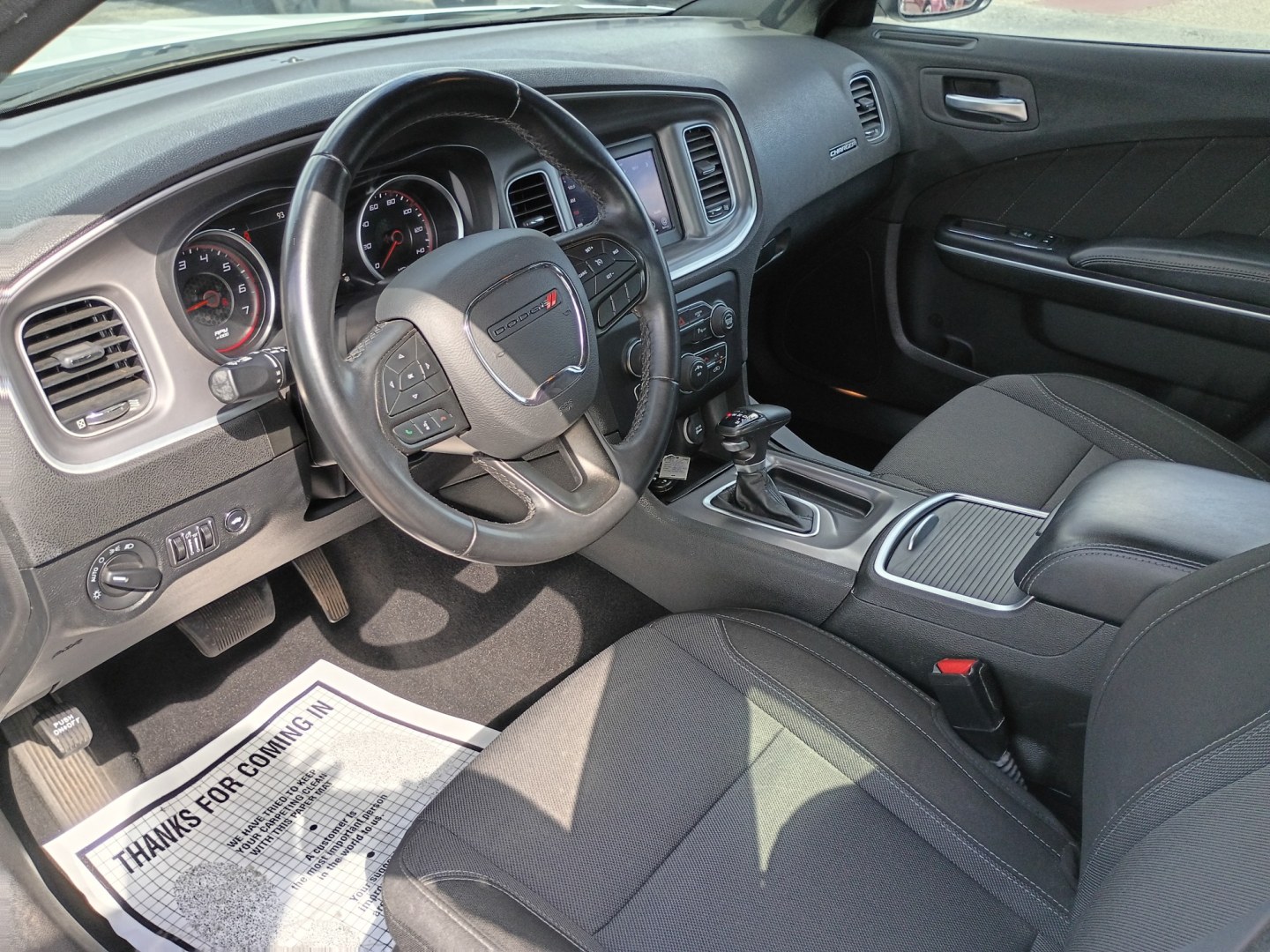 2022 White /Black Dodge Charger SXT (2C3CDXBG0NH) with an 3.6L V6 DOHC 24V engine, 8A transmission, located at 1842 Wirt Road, Houston, TX, 77055, (713) 973-3903, 29.805330, -95.484787- Photo#8