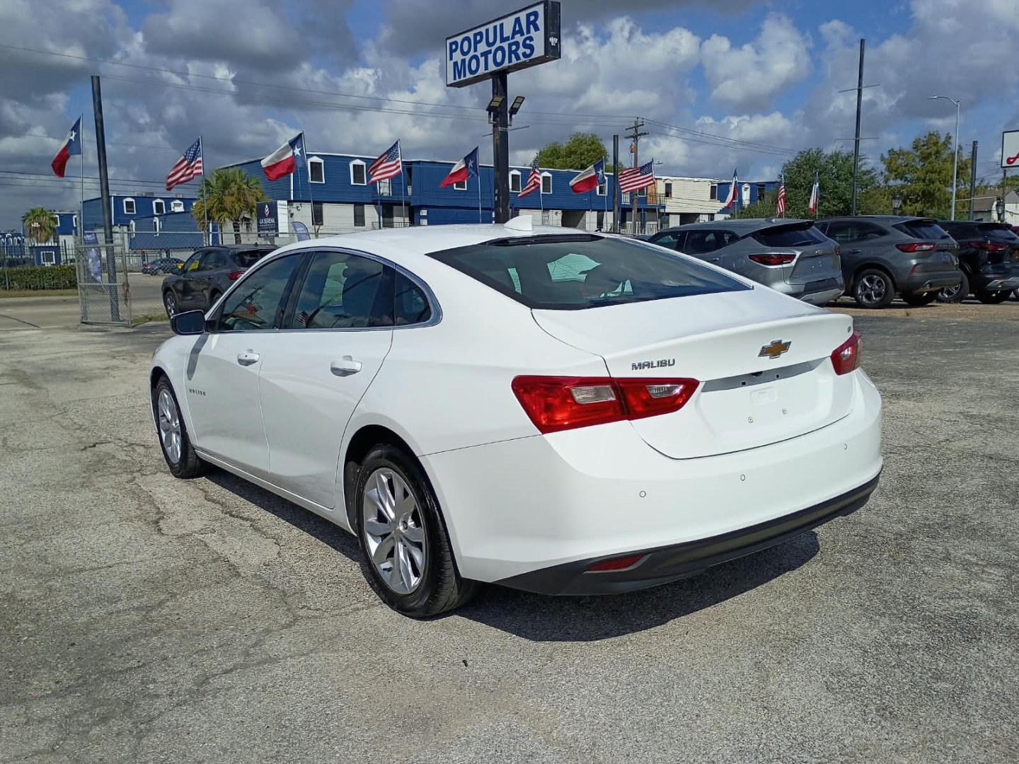 2025 White /Black Chevrolet Malibu 1LT (1G1ZD5ST5SF) with an 1.5L L4 DOHC 16V engine, 6A transmission, located at 1842 Wirt Road, Houston, TX, 77055, (713) 973-3903, 29.805330, -95.484787- Photo#1