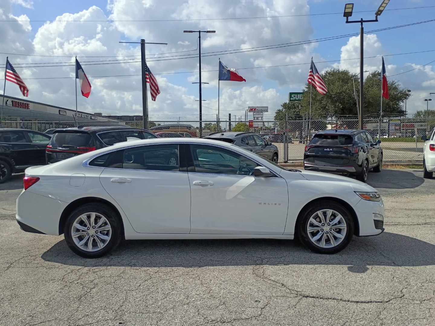 2025 White /Black Chevrolet Malibu 1LT (1G1ZD5ST5SF) with an 1.5L L4 DOHC 16V engine, 6A transmission, located at 1842 Wirt Road, Houston, TX, 77055, (713) 973-3903, 29.805330, -95.484787- Photo#7