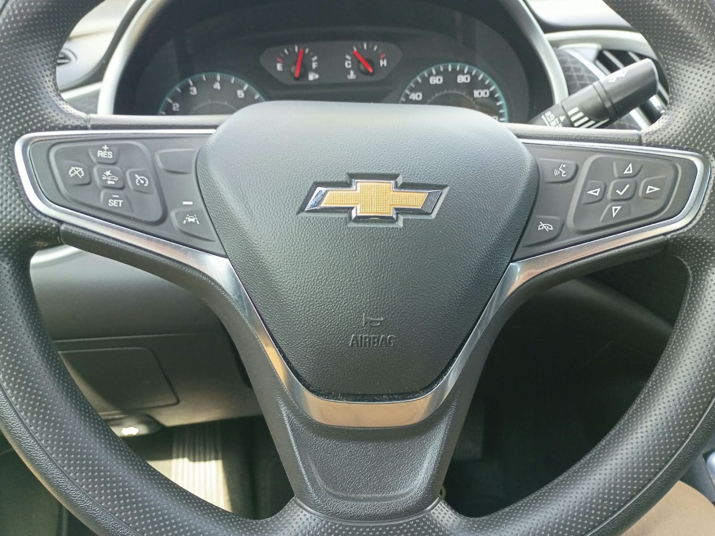 2025 White /Black Chevrolet Malibu 1LT (1G1ZD5ST5SF) with an 1.5L L4 DOHC 16V engine, 6A transmission, located at 1842 Wirt Road, Houston, TX, 77055, (713) 973-3903, 29.805330, -95.484787- Photo#14