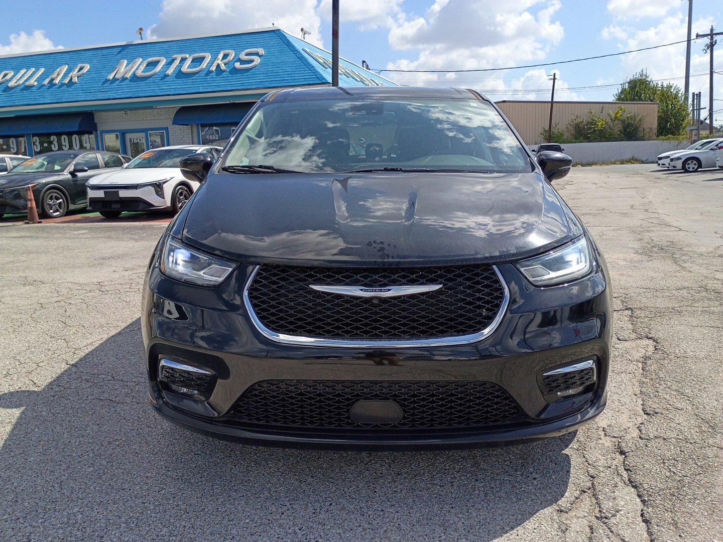2024 Black /BEIGE Chrysler Pacifica Touring L (2C4RC1BG3RR) with an 3.6L V6 DOHC 24V engine, 9A transmission, located at 1842 Wirt Road, Houston, TX, 77055, (713) 973-3903, 29.805330, -95.484787- Photo#7