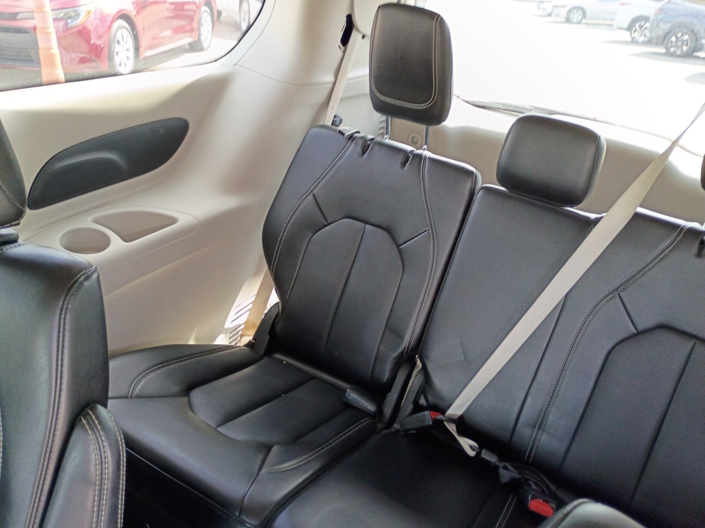 2024 Black /BEIGE Chrysler Pacifica Touring L (2C4RC1BG3RR) with an 3.6L V6 DOHC 24V engine, 9A transmission, located at 1842 Wirt Road, Houston, TX, 77055, (713) 973-3903, 29.805330, -95.484787- Photo#11