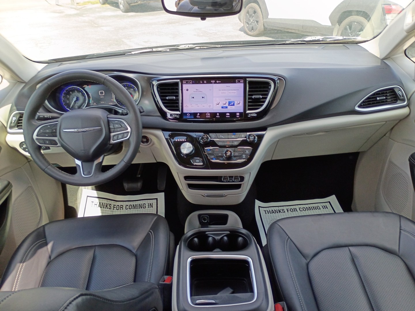 2024 Black /BEIGE Chrysler Pacifica Touring L (2C4RC1BG3RR) with an 3.6L V6 DOHC 24V engine, 9A transmission, located at 1842 Wirt Road, Houston, TX, 77055, (713) 973-3903, 29.805330, -95.484787- Photo#12