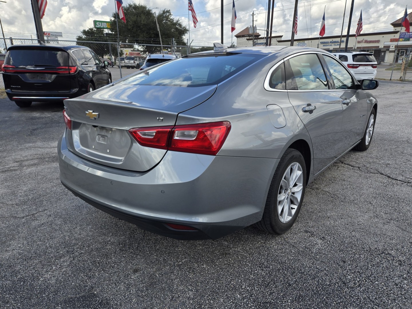 2025 Gray /Black Chevrolet Malibu 1LT (1G1ZD5ST7SF) with an 1.5L L4 DOHC 16V engine, 6A transmission, located at 1842 Wirt Road, Houston, TX, 77055, (713) 973-3903, 29.805330, -95.484787- Photo#4