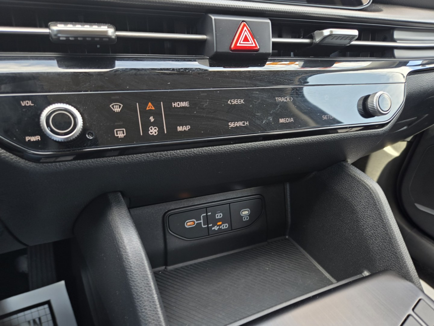2026 Dark Gray /Black Kia Sportage LX (5XYK23DF8TG) with an 2.5L L4 DOHC 16V engine, 8A transmission, located at 1842 Wirt Road, Houston, TX, 77055, (713) 973-3903, 29.805330, -95.484787- Photo#19