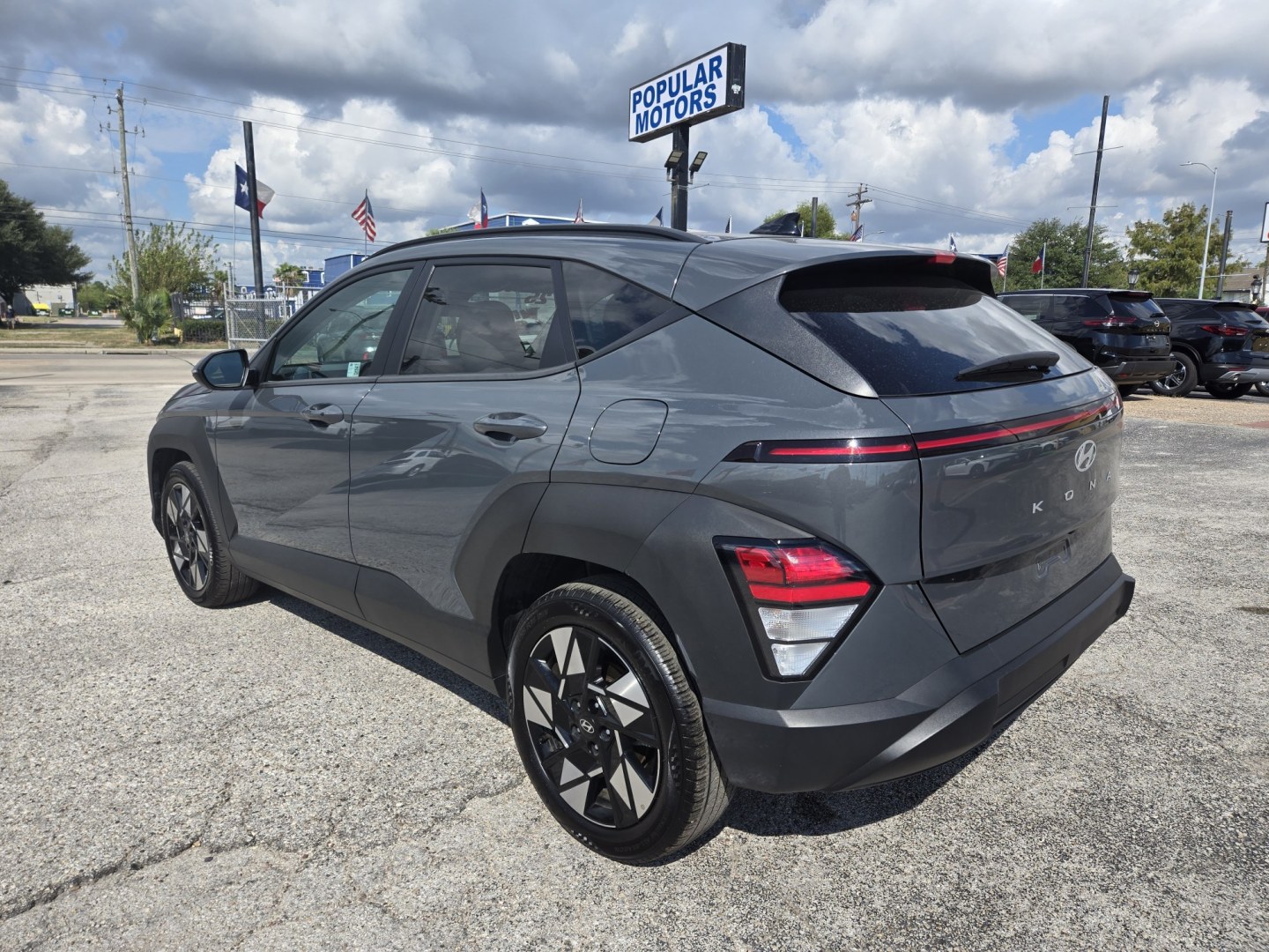 2025 Dark Gray /Black Hyundai Kona SEL (KM8HB3AB0SU) with an 2.0L L4 DOHC 16V engine, CVT transmission, located at 1842 Wirt Road, Houston, TX, 77055, (713) 973-3903, 29.805330, -95.484787- Photo#2
