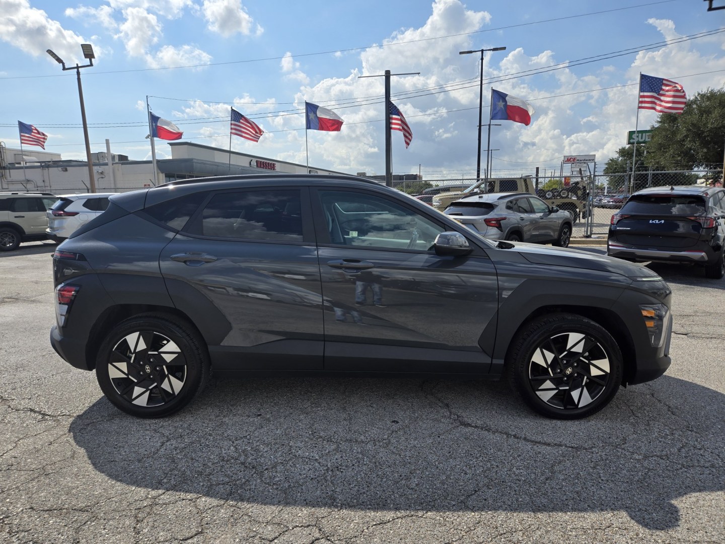 2025 Dark Gray /Black Hyundai Kona SEL (KM8HB3AB0SU) with an 2.0L L4 DOHC 16V engine, CVT transmission, located at 1842 Wirt Road, Houston, TX, 77055, (713) 973-3903, 29.805330, -95.484787- Photo#5