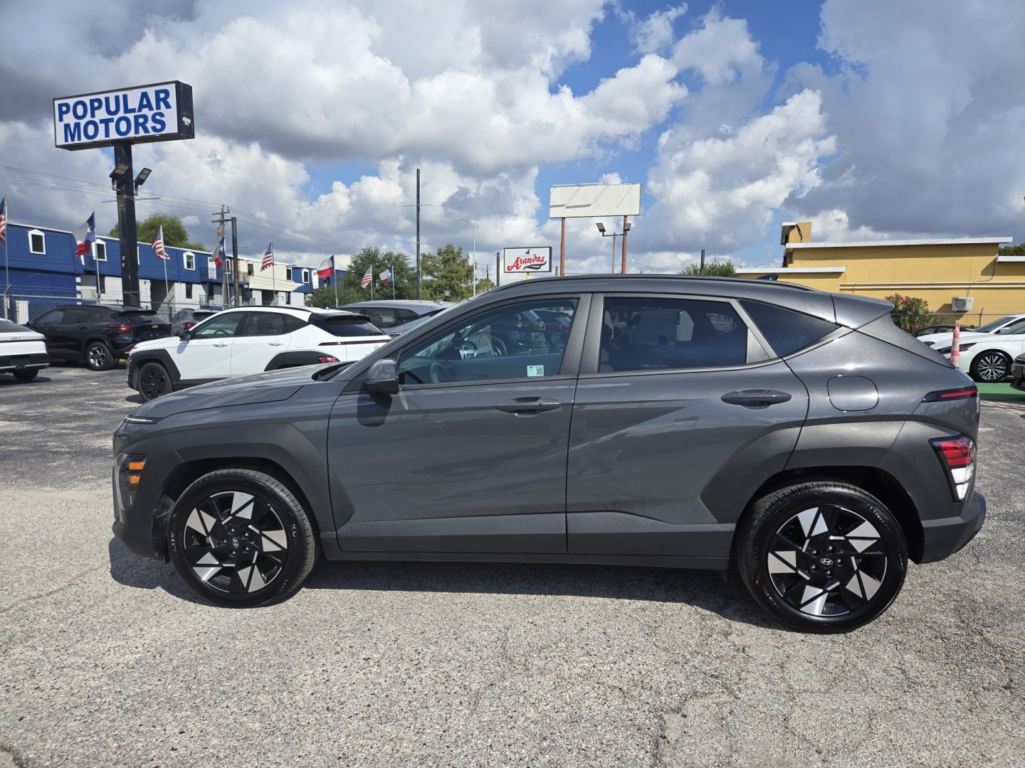 2025 Dark Gray /Black Hyundai Kona SEL (KM8HB3AB0SU) with an 2.0L L4 DOHC 16V engine, CVT transmission, located at 1842 Wirt Road, Houston, TX, 77055, (713) 973-3903, 29.805330, -95.484787- Photo#1