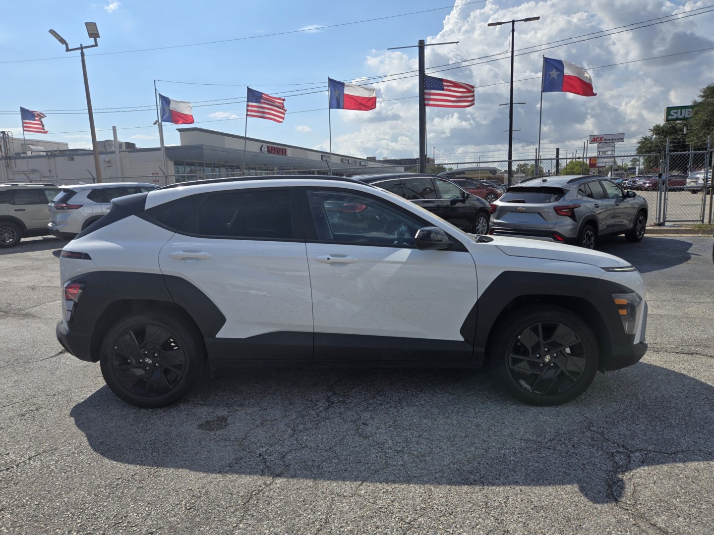 2026 White /Black Hyundai Kona SEL Sport (KM8HF3ABXTU) , located at 1842 Wirt Road, Houston, TX, 77055, (713) 973-3903, 29.805330, -95.484787- Photo#4
