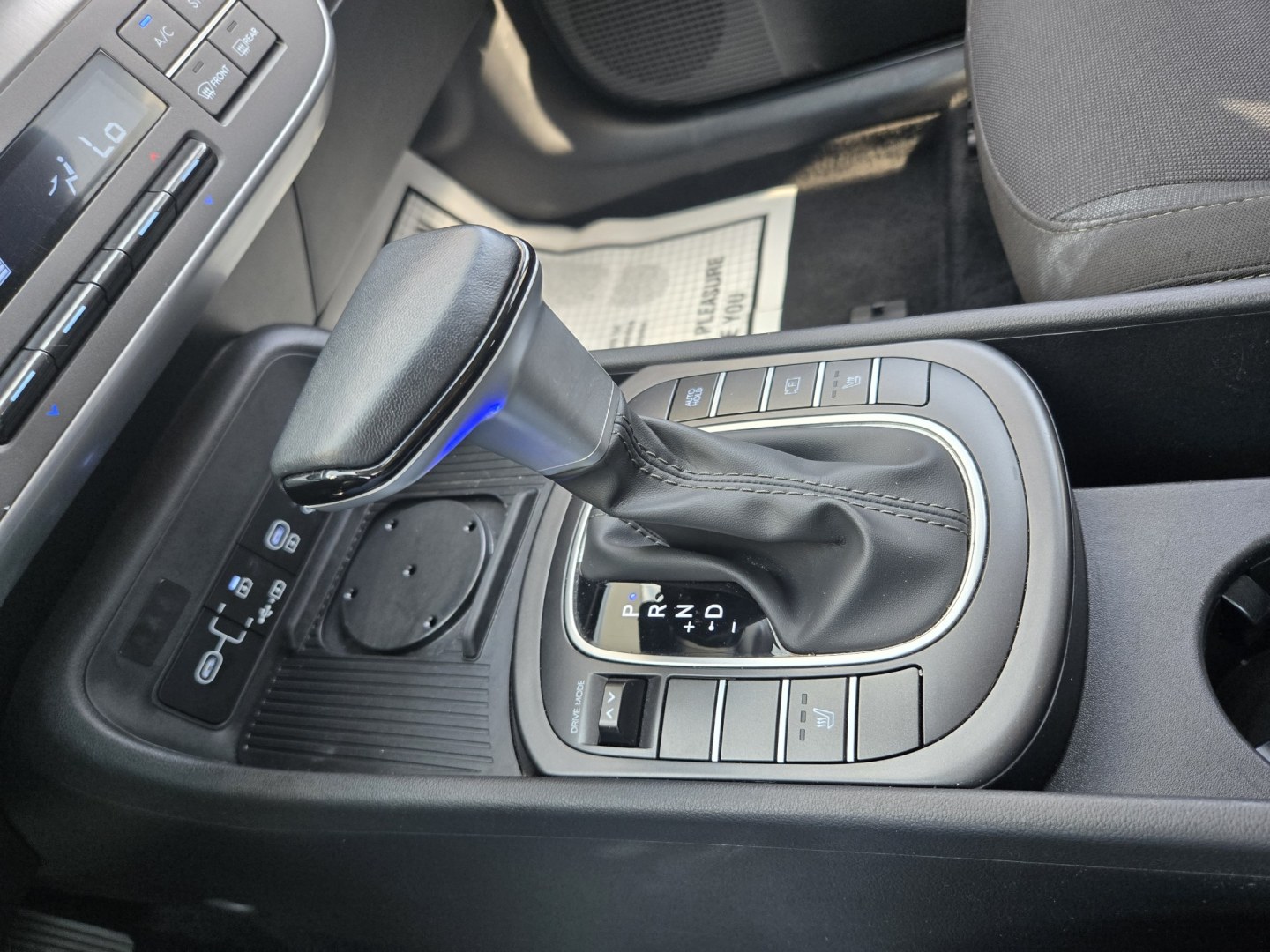 2026 White /Black Hyundai Kona SEL Sport (KM8HF3ABXTU) , located at 1842 Wirt Road, Houston, TX, 77055, (713) 973-3903, 29.805330, -95.484787- Photo#18