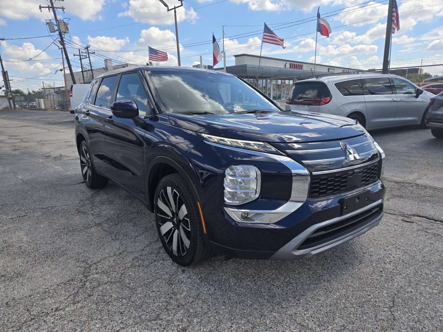 2025 Blue Metallic /Gray Mitsubishi Outlander SE 2WD (JA4J3VA80SZ) with an 2.5L L4 DOHC 16V engine, CVT transmission, located at 1842 Wirt Road, Houston, TX, 77055, (713) 973-3903, 29.805330, -95.484787- Photo#6