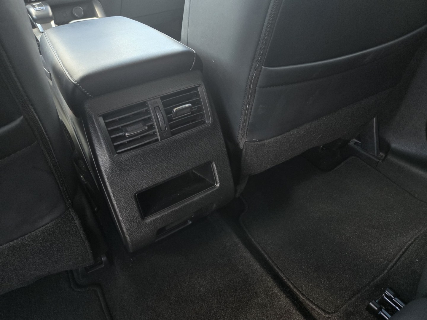 2025 Blue Metallic /Gray Mitsubishi Outlander SE 2WD (JA4J3VA80SZ) with an 2.5L L4 DOHC 16V engine, CVT transmission, located at 1842 Wirt Road, Houston, TX, 77055, (713) 973-3903, 29.805330, -95.484787- Photo#12