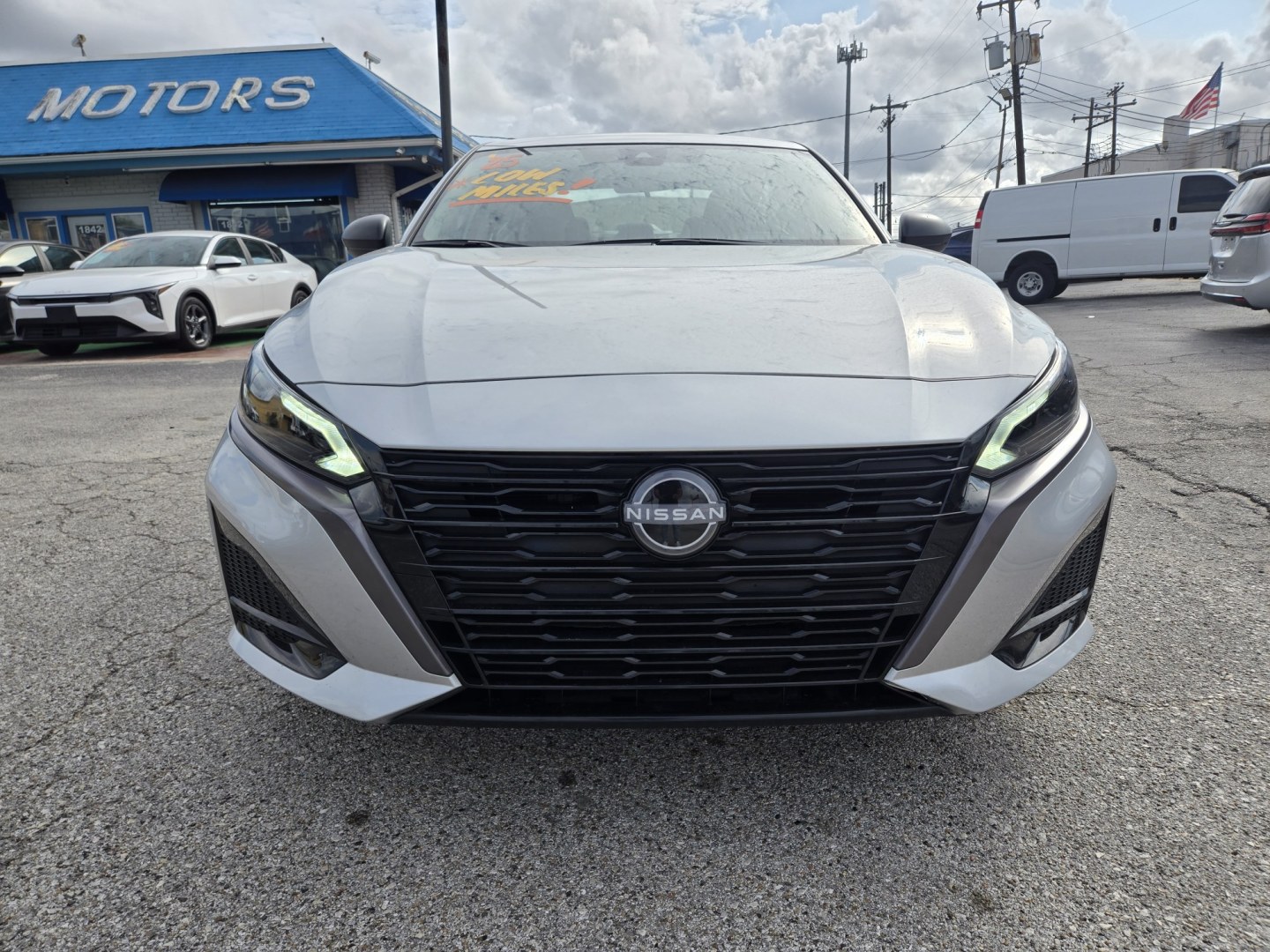 2026 Silver /Gray Nissan Altima SV (1N4BL4DW5TN) with an 2.5L L4 DOHC 16V engine, Continuously Variable Transmission (CVT) transmission, located at 1842 Wirt Road, Houston, TX, 77055, (713) 973-3903, 29.805330, -95.484787- Photo#7