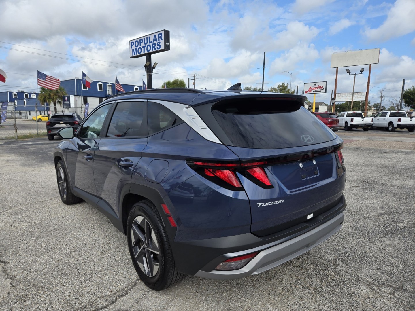 2026 BLUE Hyundai Tucson SEL, SEL Plus (5NMJB3DEXTH) , located at 1842 Wirt Road, Houston, TX, 77055, (713) 973-3903, 29.805330, -95.484787- Photo#2