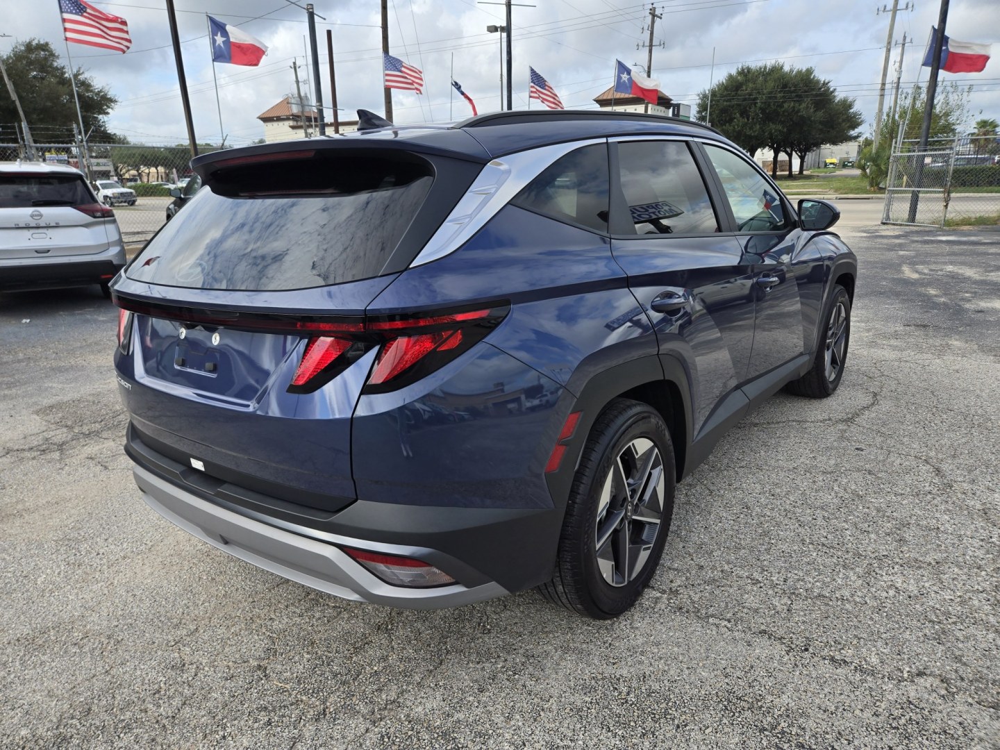 2026 BLUE Hyundai Tucson SEL, SEL Plus (5NMJB3DEXTH) , located at 1842 Wirt Road, Houston, TX, 77055, (713) 973-3903, 29.805330, -95.484787- Photo#4