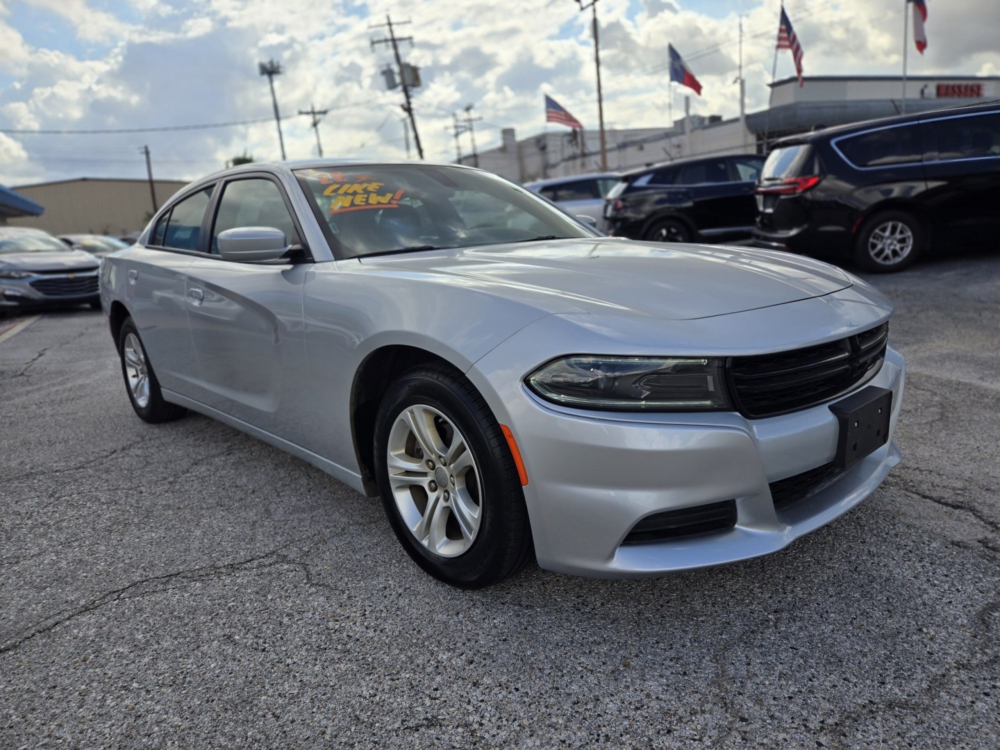 2022 Silver /Black Dodge Charger SXT (2C3CDXBG5NH) with an 3.6L V6 DOHC 24V engine, 8A transmission, located at 1842 Wirt Road, Houston, TX, 77055, (713) 973-3903, 29.805330, -95.484787- Photo#6