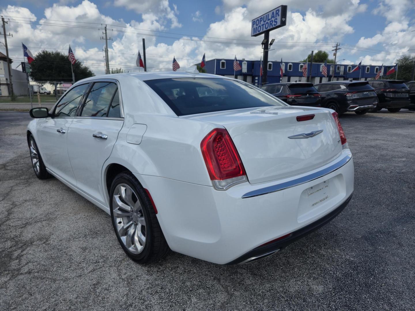 2019 White /Black Chrysler 300 Limited RWD (2C3CCAEG9KH) with an 3.6L V6 SOHC 24V engine, 8A transmission, located at 1842 Wirt Road, Houston, TX, 77055, (713) 973-3903, 29.805330, -95.484787 - Photo#2