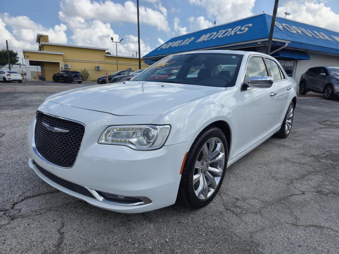 2019 White /Black Chrysler 300 Limited RWD (2C3CCAEG9KH) with an 3.6L V6 SOHC 24V engine, 8A transmission, located at 1842 Wirt Road, Houston, TX, 77055, (713) 973-3903, 29.805330, -95.484787 - Photo#0