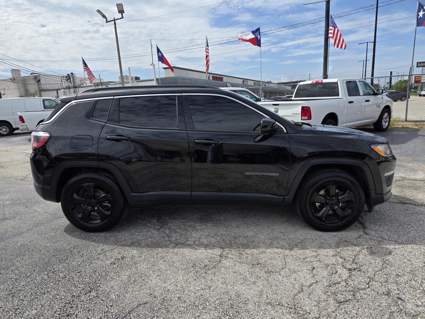 2018 Black /Black Jeep Compass Sport FWD (3C4NJCBB4JT) with an 2.4L L4 DOHC 16V engine, located at 1842 Wirt Road, Houston, TX, 77055, (713) 973-3903, 29.805330, -95.484787 - Photo#5